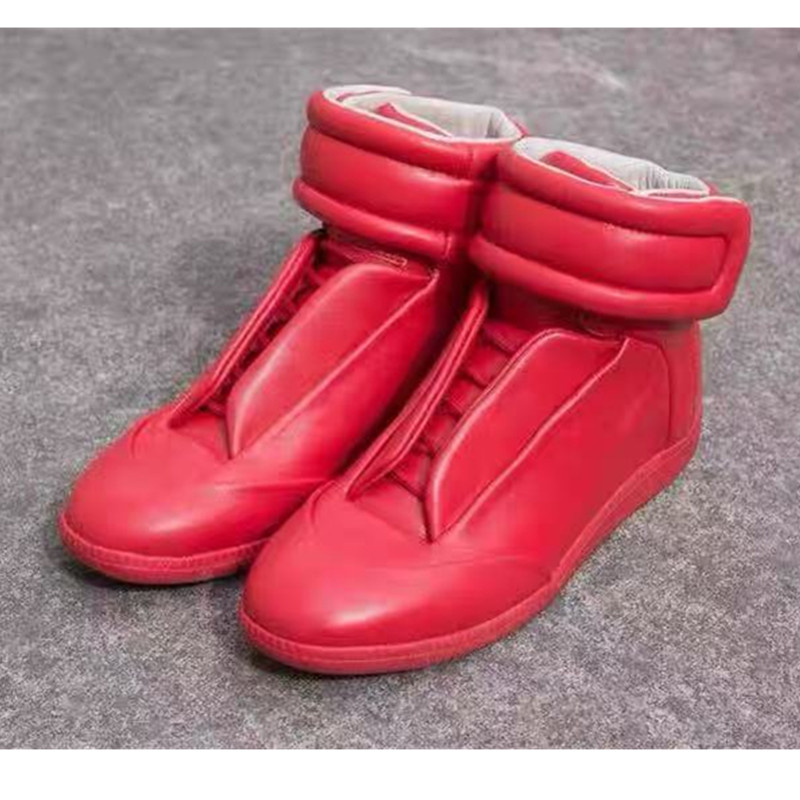 Women Futuristic Slip On High  - Circle Hook Set 评论和价格